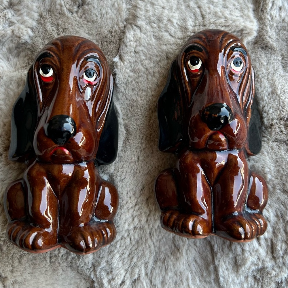 Enesco Imports Japan-Vintage Redware Bloodhounds Salt & Pepper Shakers - Picture 1 of 7